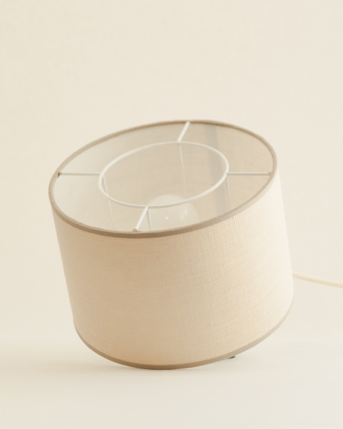 Beige lamp kit